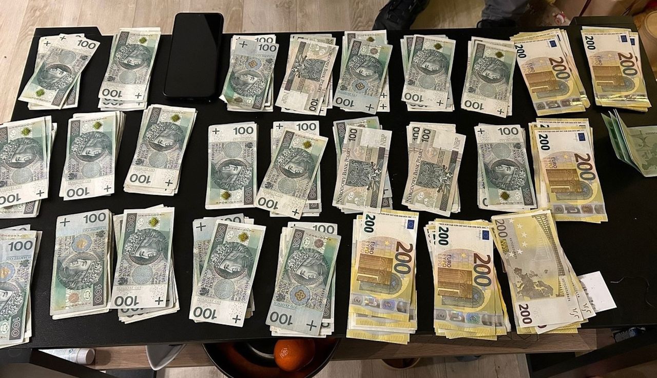 Małżeństwo straciło prawie pół miliona zł. Oszustwo "na doradcę finansowego"