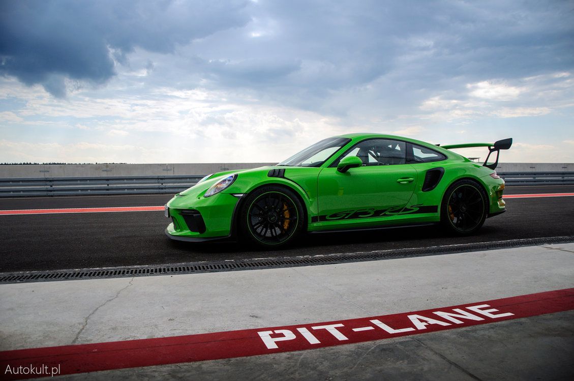 Wylicytuj przejażdżkę Porsche 911 GT3 RS i pomóż Marcelowi