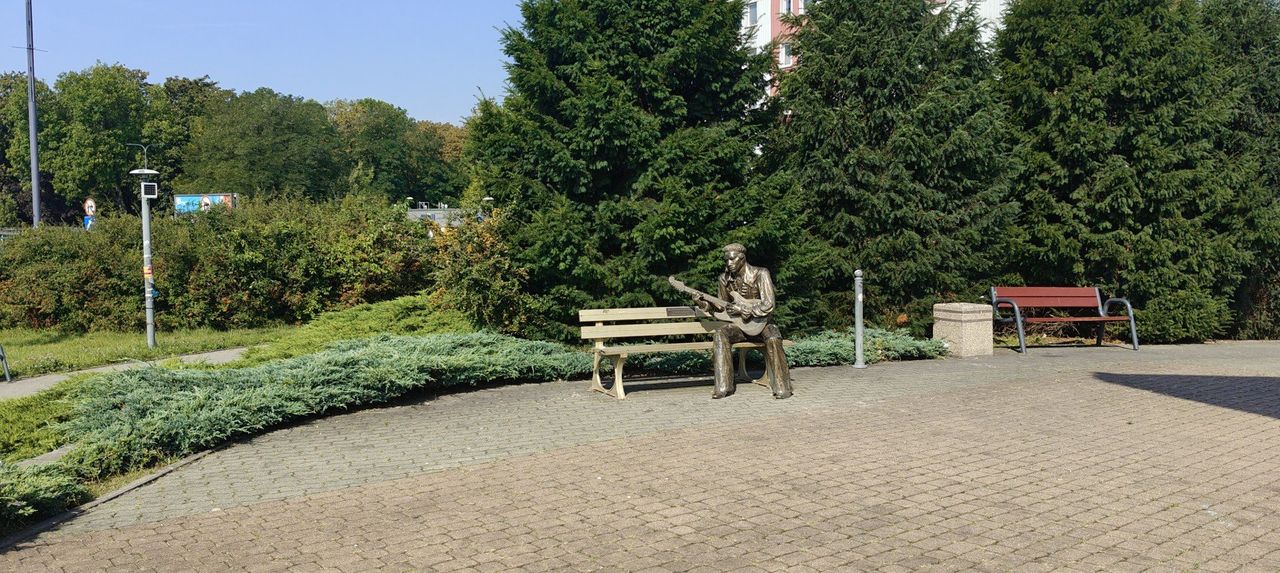 Dąbrowa Górnicza: Ławeczka Hendrixa symbolem wolności. Wyjątkowa rzeźba