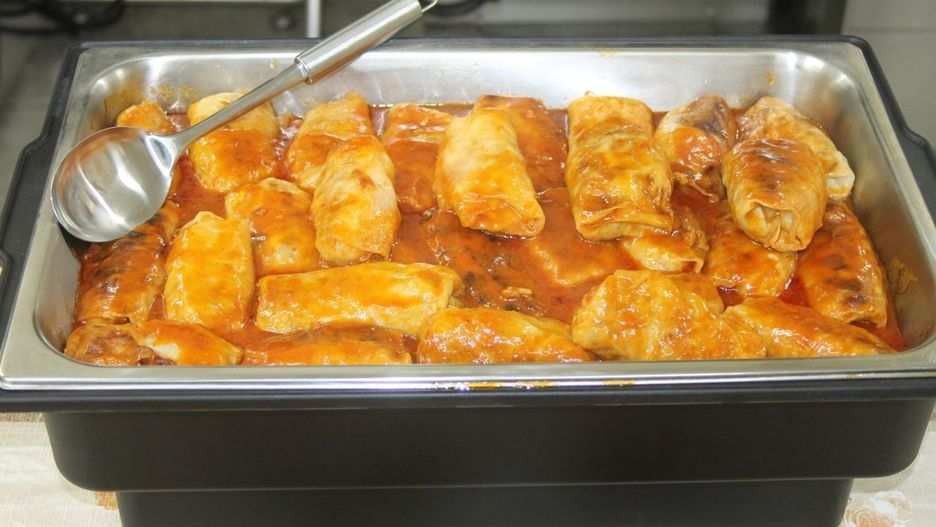 Gołąbki   w sosie pomidorowym to doskonałe danie na jesienne dni