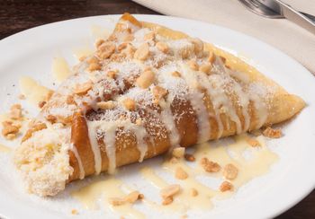 Takie naleśniki to świetna opcja na śniadanie lub kolację. Są tak pyszne, że nie myślę już o deserze, a nie mają cukru