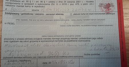 Nie odpowiedział na jedno pytanie. Dostał mandat 8 tys. zł