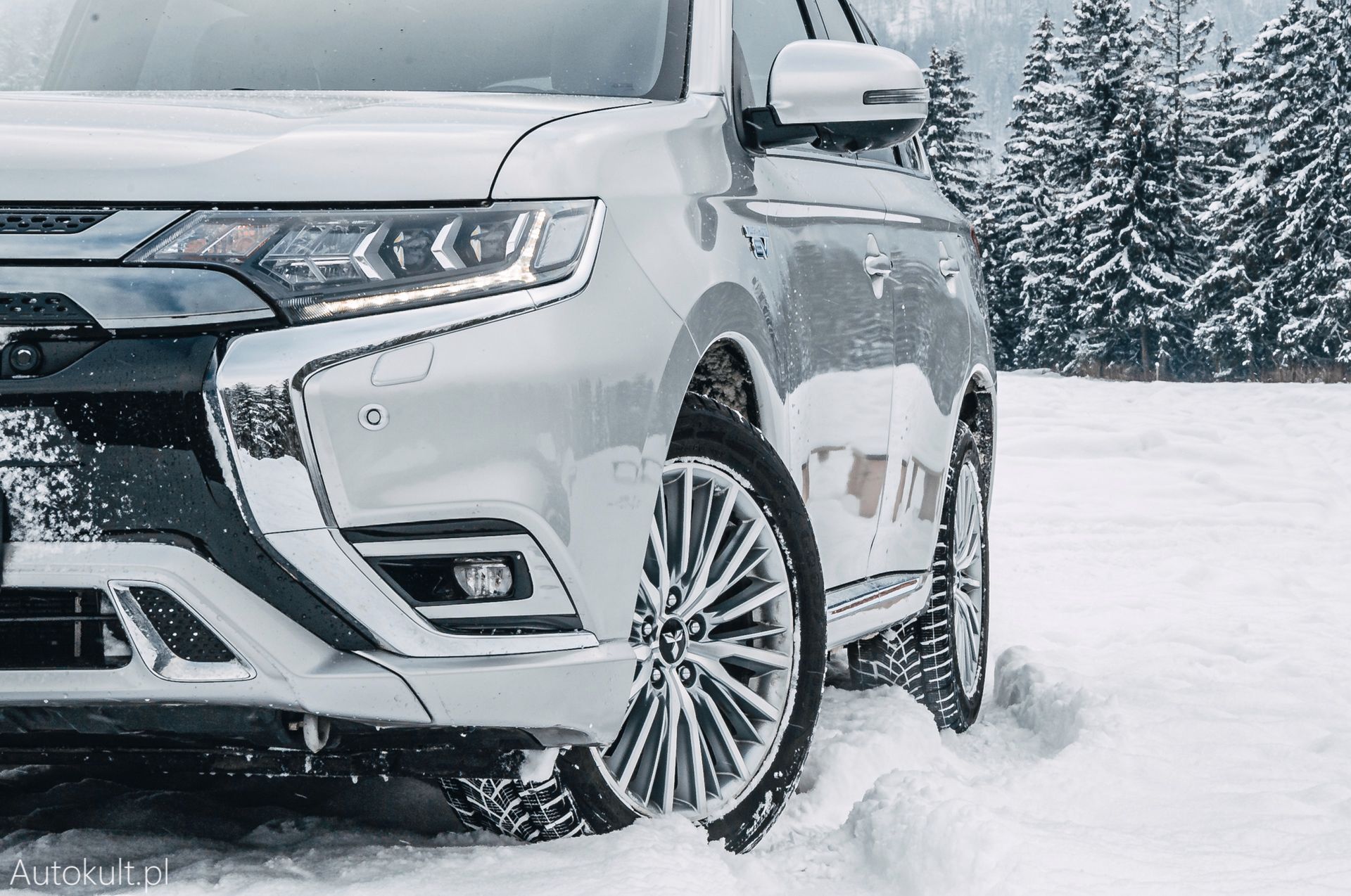 Mitsubishi Outlander PHEV (2021)