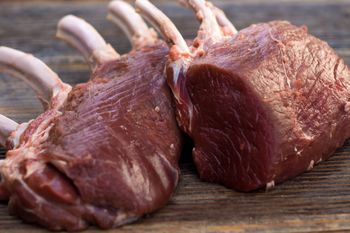 To smaczne mięso i zdrowsze od wieprzowiny. Niestety Polacy rzadko po nie sięgają