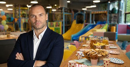 Teraz to złoty biznes. "Sto urodzin miesięcznie. Rodzice nie żałują pieniędzy"