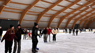 Gorlicach: Na start łyżwiarskiego sezonu popołudnie z darmowymi ślizgawkami. Kryte lodowisko zaprasza