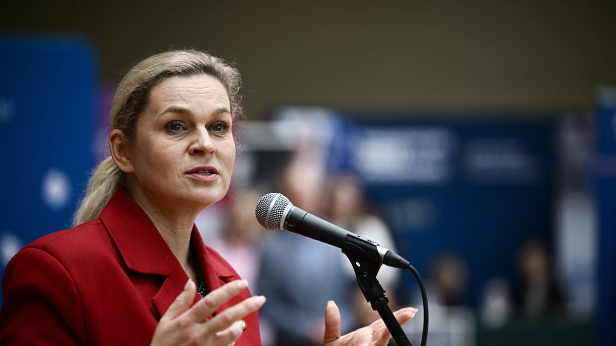 Barbara Nowacka
Łosice, 12.02.2026. Minister edukacji Barbara Nowacka podczas XIX Łosickiego Spotkania Edukacyjnego, 12 bm. w Zespole Szkół Nr 1 w Łosicach. (amb) PAP/Przemysław Piątkowski
Przemysław Piątkowski
edukacja, Łosickie Spotkania Edukacyjne, polityk, polityka, spotkanie, wizyta, XIX Łosickie Spotkania Edukacyjne, szkoła, kobietywpolityce, ministra