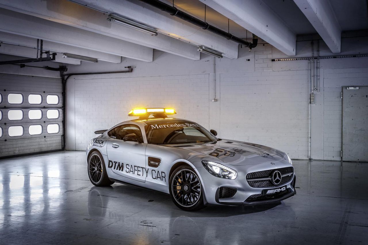 Mercedes-AMG GT samochodem bezpieczeństwa DTM na rok 2015, jak wypada przy innych safety carach?