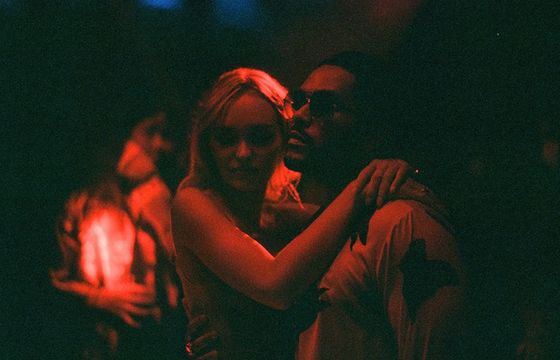 Dziennikarze na festiwalu w Cannes surowo ocenili „Idola”, czyli nowy serial HBO Max