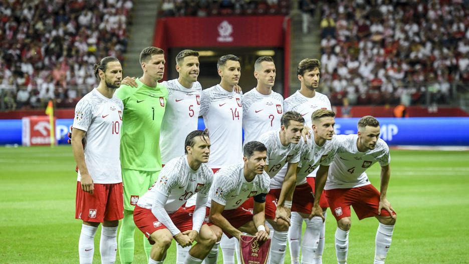 Polscy piłkarze nie urzekają wynikami. Idzie za tym oglądalność