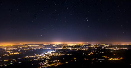 Naturalne nocne niebo nad Polską przestaje istnieć. Zagrożenie, o którym mało kto wie
