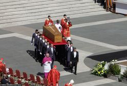 Najważniejsza postać pogrzebu. Oto, co powiedział kardynał Re