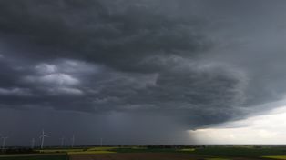 Ostrzeżenie IMGW. W regionie mogą wystąpić burze z porywistym wiatrem i gradem
