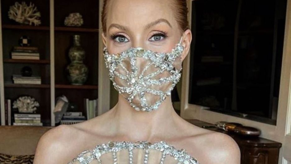 Jessica Chastain pojawiła się na Złotych Globach z maseczce