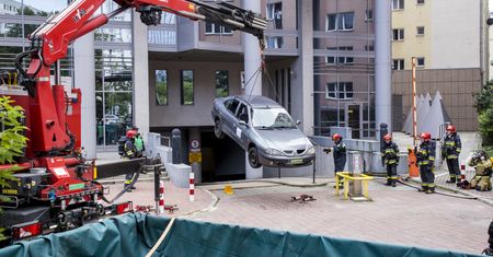 Elektryki w ogniu. Straż pokazuje skalę pożarów w Polsce