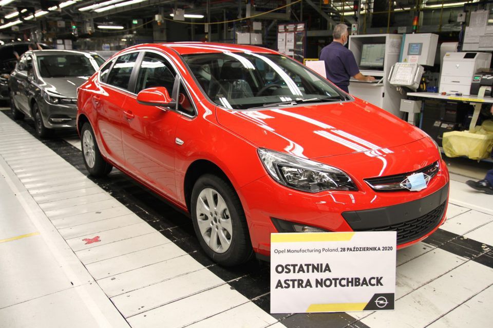 Astra sedan przeszła do historii.