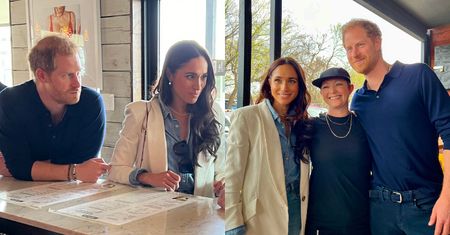 Meghan Markle i książę Harry "przyłapani" w restauracji. Miłość kwitnie? (ZDJĘCIA)