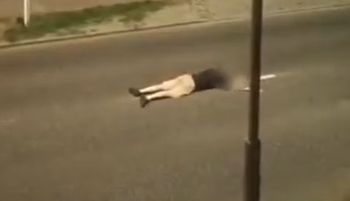 Nagle padł na ulicę. Niemieckie okrzyki. Po polsku tylko trzy słowa