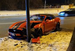 Mustang rozbity w Lublinie. Zaskoczenie policjantów po przybyciu na miejsce