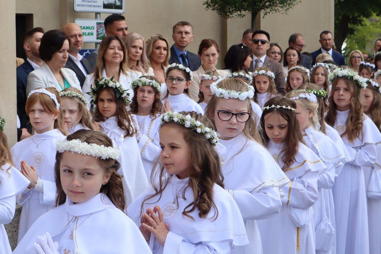 Uroczystość Pierwszej Komunii Świętej w parafii pw. św. Stanisława Biskupa w Rydzynie