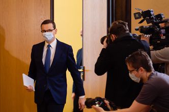 Samotny rodzic przez zapowiedź premiera może stracić ponad 6 tys. zł. "Kompletna porażka"