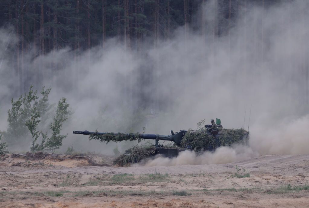 PzH 2000 howitzer