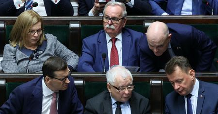 Sondaż Pollster: spada poparcie dla Zjednoczonej Prawicy