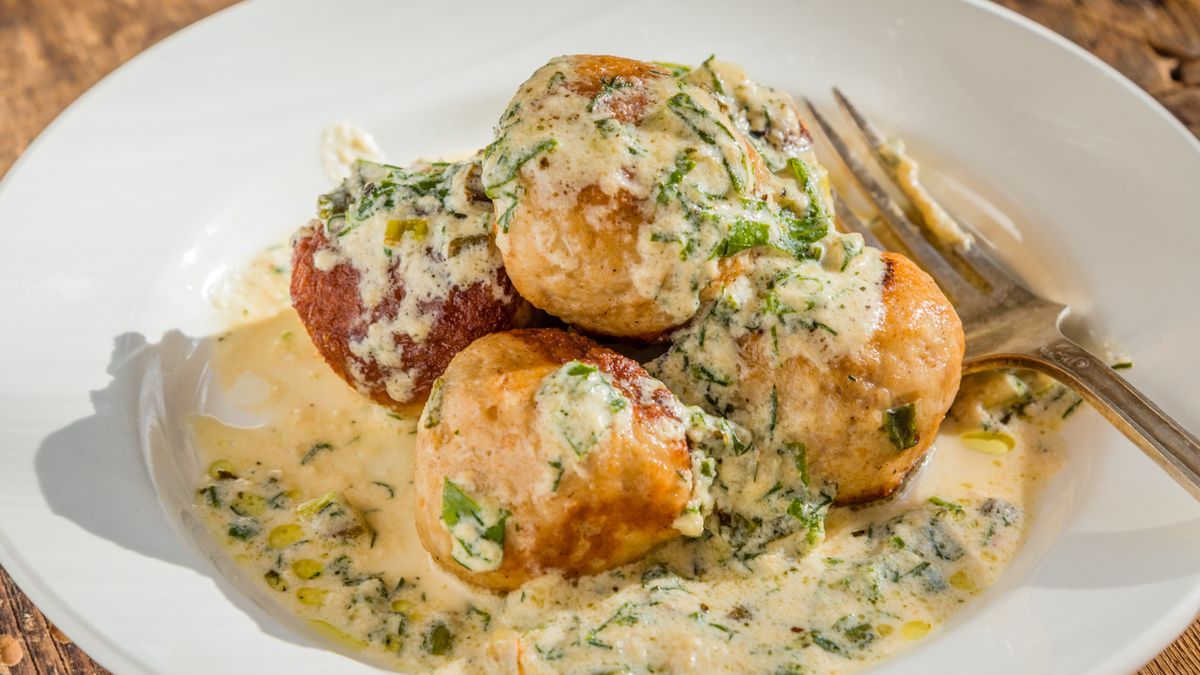 Pulpeciki z indyka w sosie koperkowym