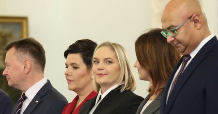 "Kobiety wykorzystane do kabaretowego rządu Morawieckiego". Nowacka atakuje