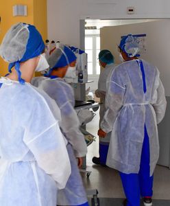 Koronawirus. Niepokojące doniesienia z Francji ws. ofiar COVID-19