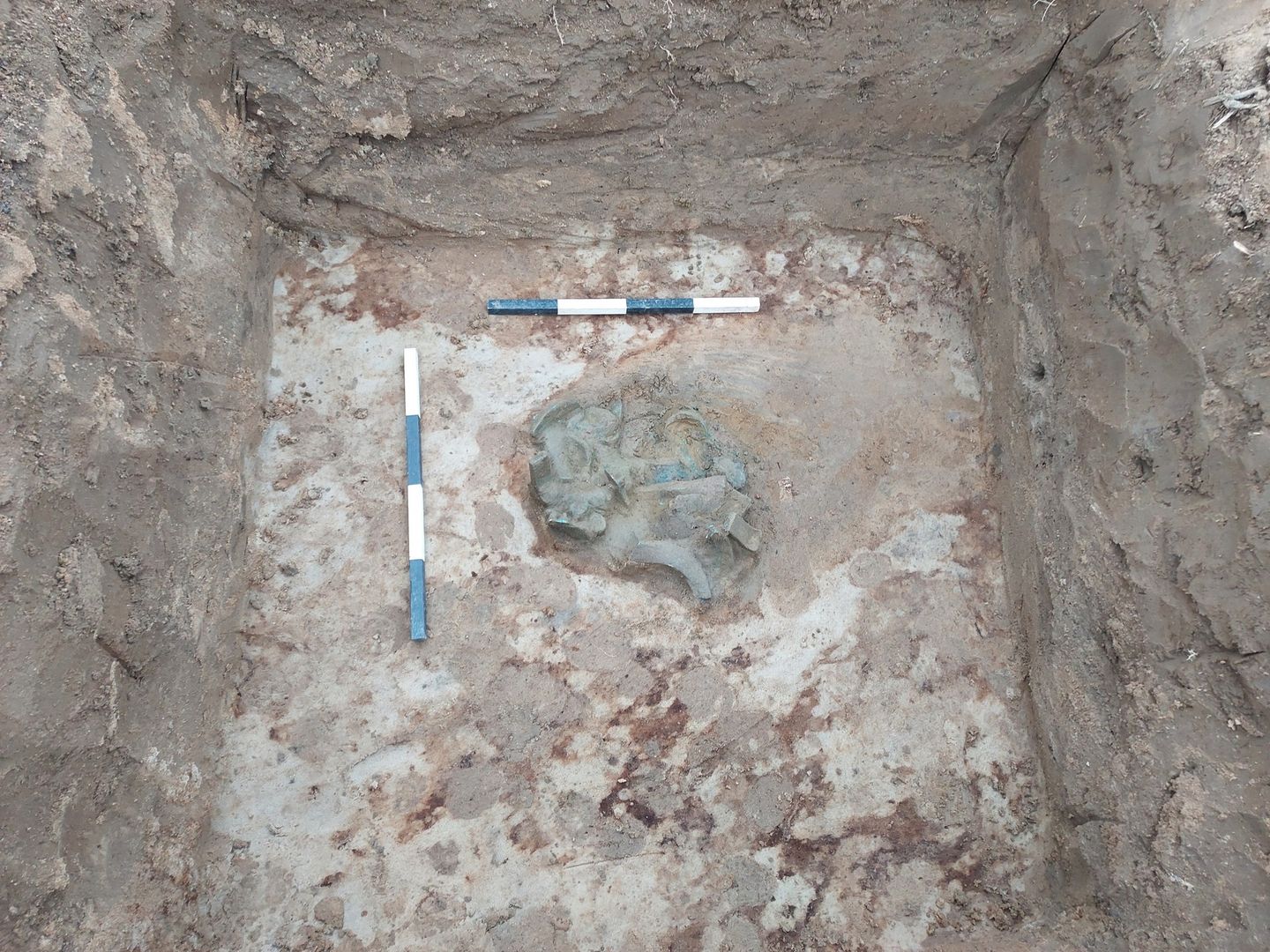 Tajemnicze odkrycie w gminie Gubin. Ktoś wykopał skarb liczący tysiące lat