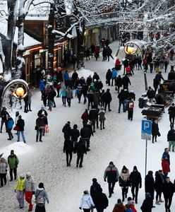 Tak kuszą Polaków przed świętami. Zarobki ponad 10 tys. zł na rękę