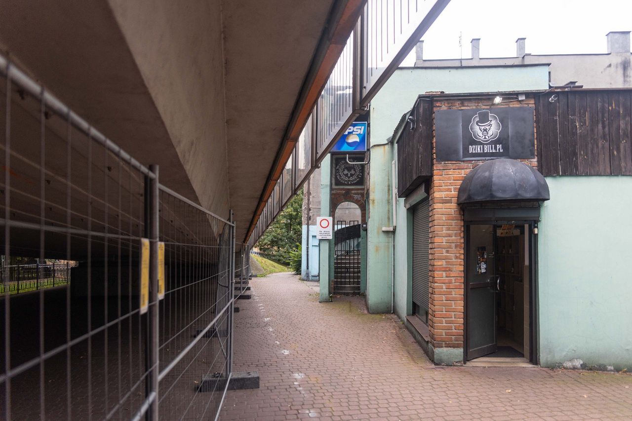Chorzów: Zamknięcie estakady zabiło ich biznesy. Przedsiębiorcy z chorzowskiego rynku są załamani. "Czas na wyprowadzkę"