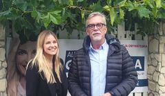 Jacek Żakowski powiesił na swoim płocie baner kandydatki Koalicji Obywatelskiej. „Dopóki mamy demokrację, trzeba korzystać”