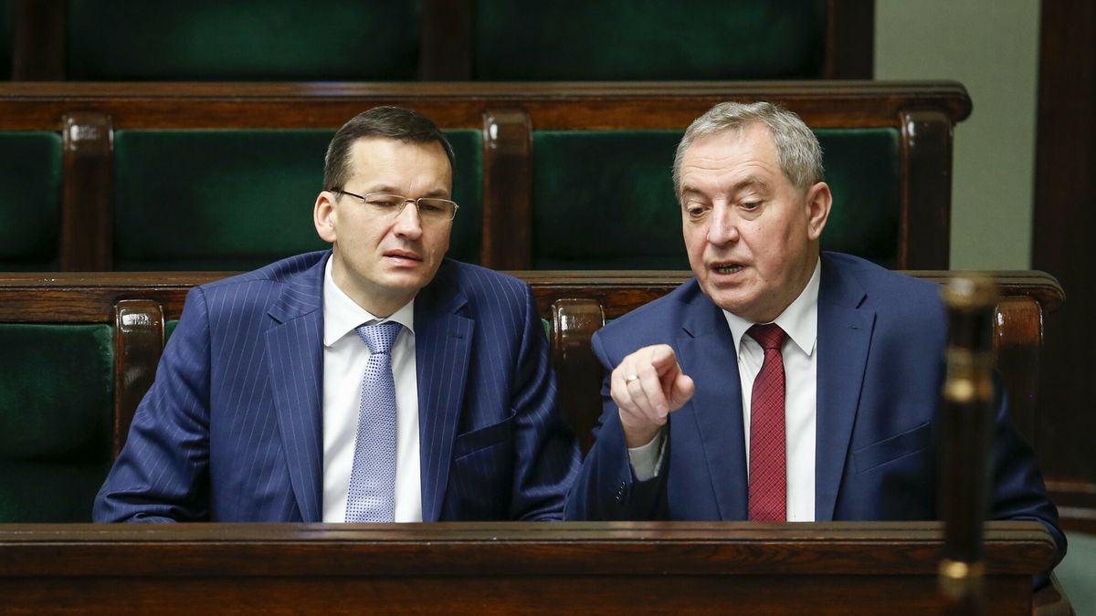 28. posiedzenie Sejmu VIII kadencji
19.10.2016 Warszawa Sejm 28. posiedzenie Sejmu VIII kadencji N/z wicepremier , minister rozwoju i finansow Mateusz Morawiecki , p.o. ministra skarbu Henryk Kowalczyk   fot Andrzej Iwanczuk/REPORTER
Andrzej Iwanczuk/REPORTER