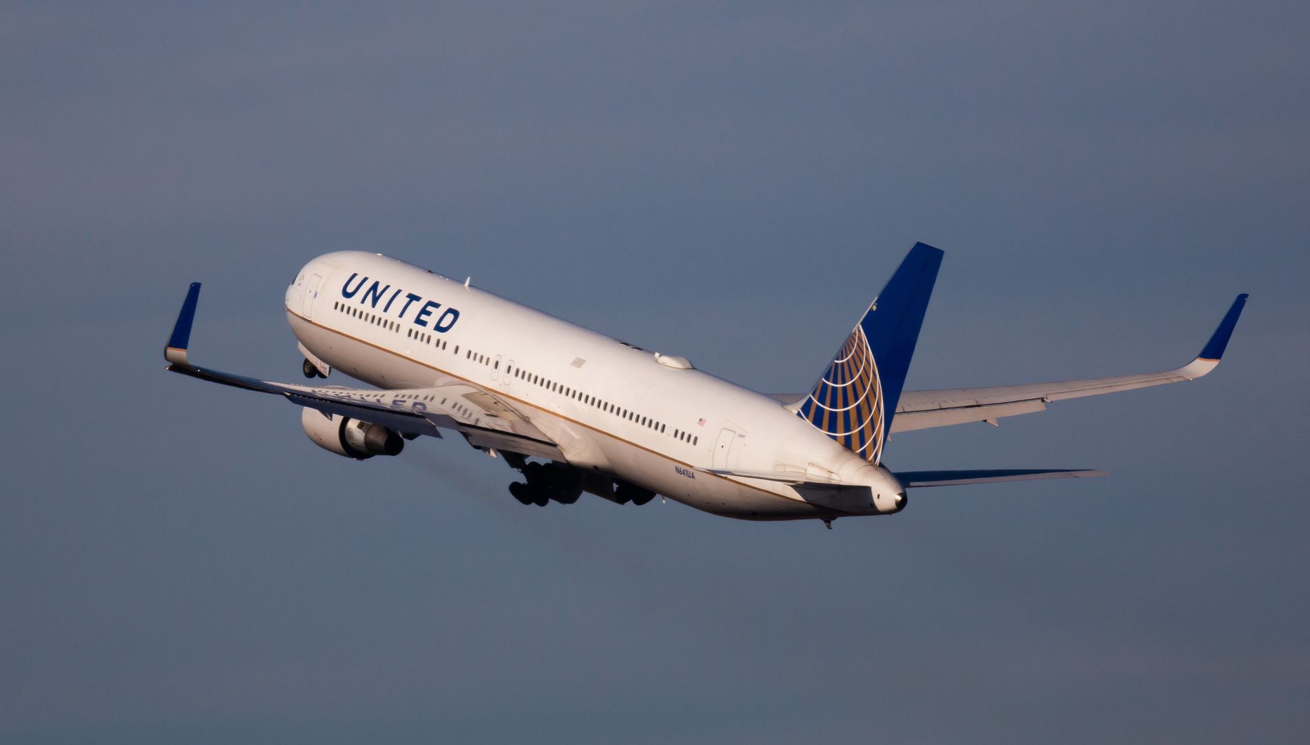 Bateria od laptopa przyczyną dramatu na pokładzie samolotu United Airlines