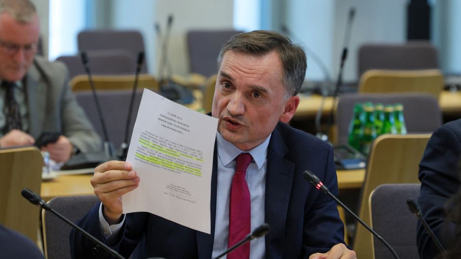 Zbigniew Ziobro
Pawe� Supernak
DOPROWADZENIE, Komisja Regulaminowa, Spraw Poselskich i Immunitetowych, pegasus, polityk, polityka, sejm