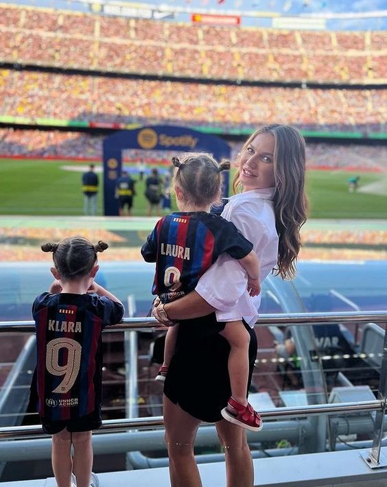 Anna Lewandowska z córkami