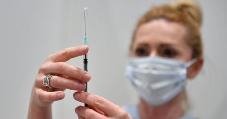 Koronawirus w Polsce. "Obowiązkowe szczepienia będą konieczne"