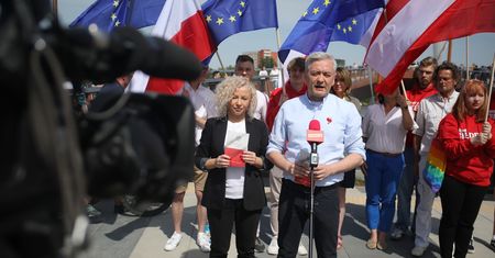 Biedroń żartuje z koalicjanta. "Żeby nie było żadnych podejrzeń"