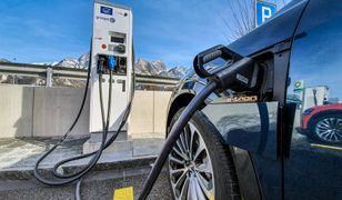 "Szeryf" przejął publiczną ładowarkę. Absurd z listą kolejkową