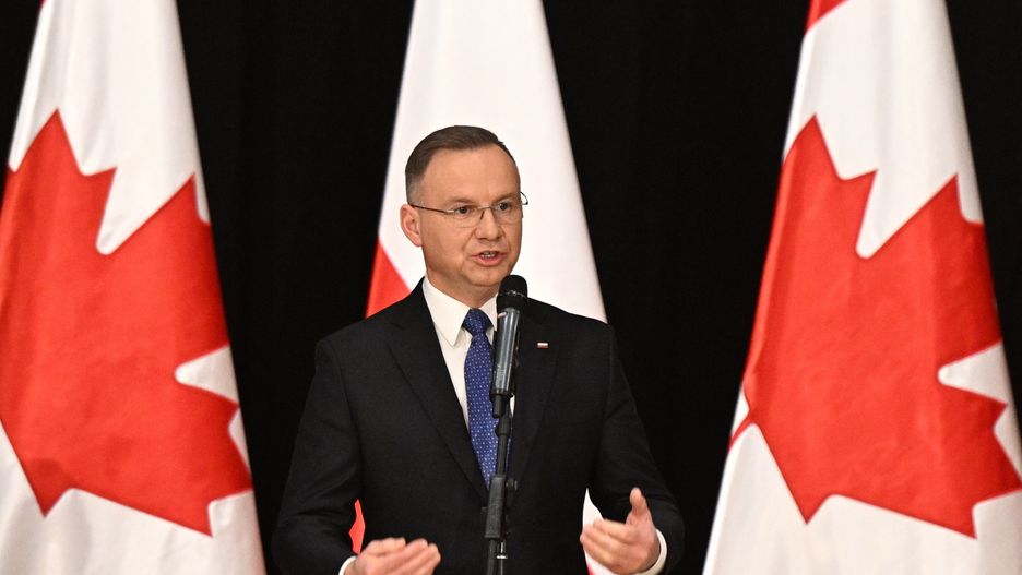 Edmonton, Kanada, 22.04.2024. Wizyta polskiej pary prezydenckiej w Kanadzie. Prezydent RP Andrzej Duda podczas spotkania z Polonią z Prowincji Alberta, 21 bm. w Edmonton. (sko) PAP/Radek Pietruszka