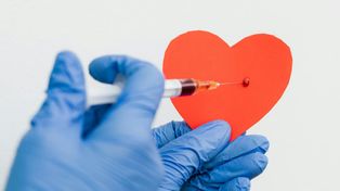 Takie szkody wyrządza wysoki cholesterol. Skutki i objawy