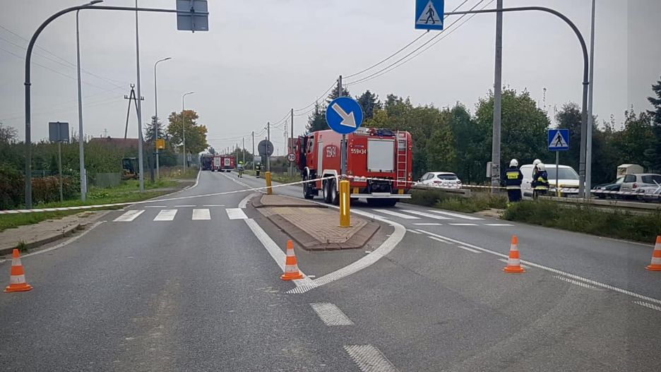 Koparka uszkodziła gazociąg przy drodze krajowej nr 10.