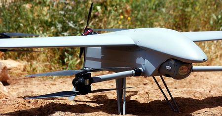 Oko w oko z dronem. Wytropi cel dzięki mediom społecznościowym