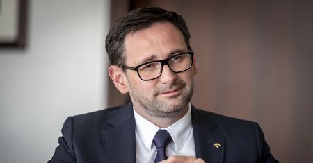 Obajtek wyjaśnia niską cenę swojego apartamentu. W okolicy panuje hałas