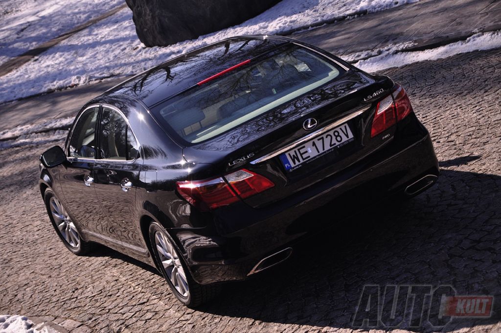 Lexus LS460 (Fot. Marcin Pogorzelski)
