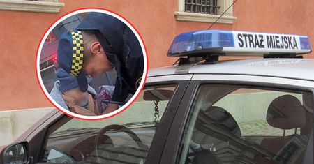 Przejmujący widok na ulicy. Siedziała zdezorientowana i milczała
