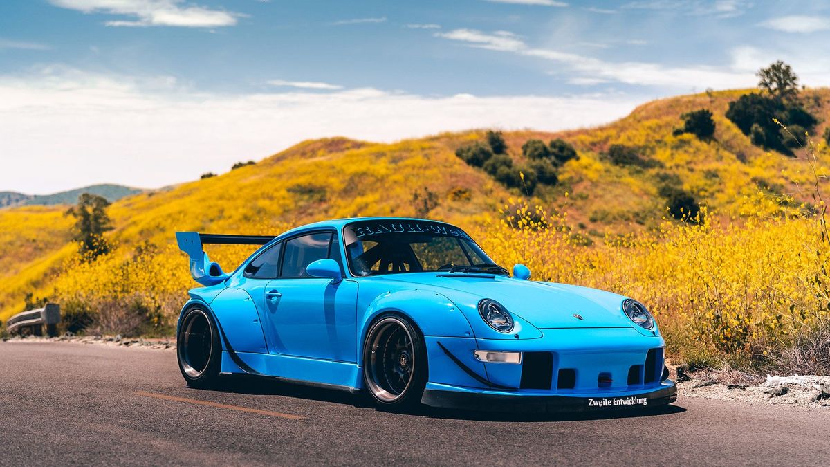 Japoński tuner uwielbia balansować na granicy dobrego smaku.