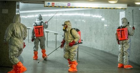 Koronawirus w Warszawie. Polski patent na wodę wysoką ozonowaną